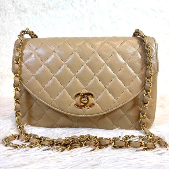 Authentic CHANEL CC 24K Vintage Half Moon Round Flap Bag Lambskin Timeless Purse - Picture 2 of 12